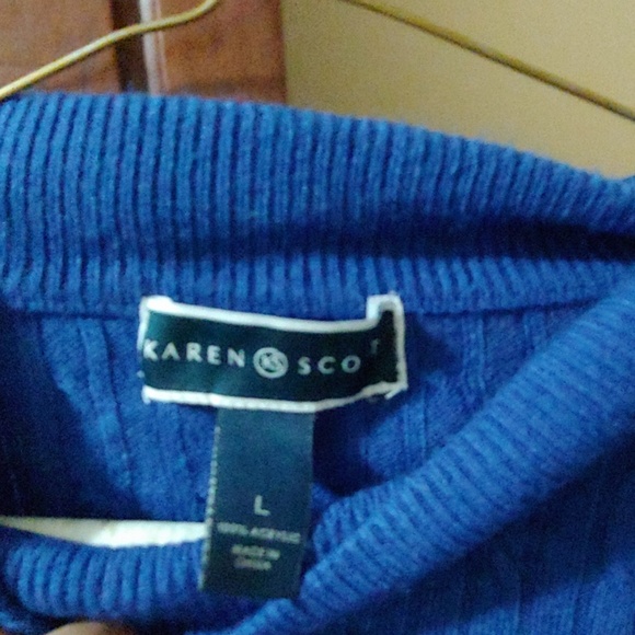 Blue sweater - Picture 2 of 2